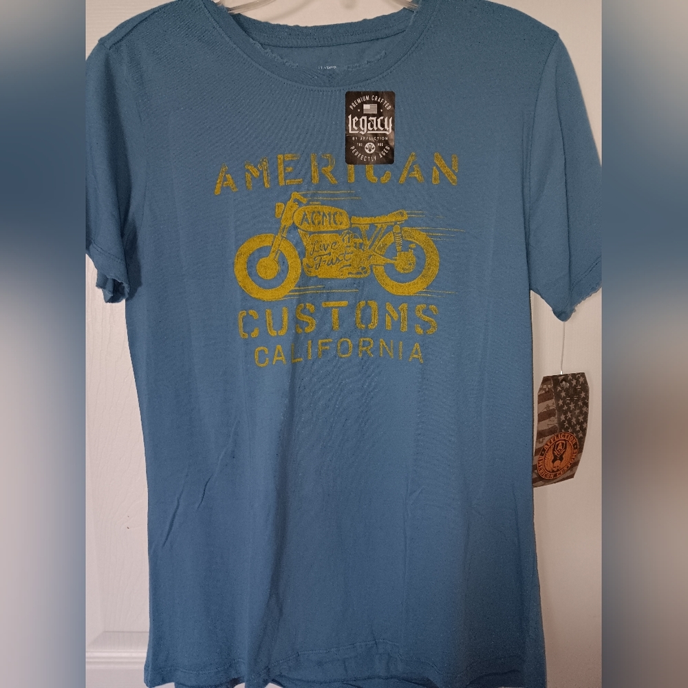 T-shirt.